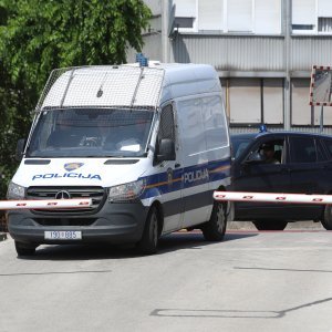 Vojnik osumnjičen za dvostruko ubojstvo doveden na ispitivanje