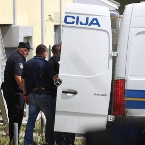 Vojnik osumnjičen za dvostruko ubojstvo doveden na ispitivanje