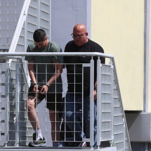 Vojnik osumnjičen za dvostruko ubojstvo doveden na ispitivanje