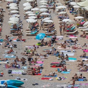Dubrovnik: Pune plaže i turističke gužve u gradu