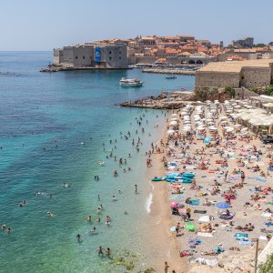 Dubrovnik: Pune plaže i turističke gužve u gradu