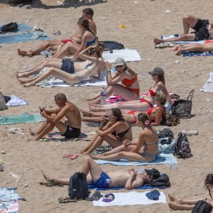Dubrovnik: Pune plaže i turističke gužve u gradu
