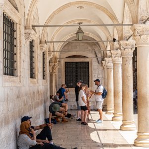 Dubrovnik: Pune plaže i turističke gužve u gradu