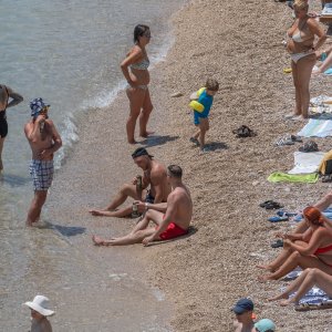 Dubrovnik: Pune plaže i turističke gužve u gradu