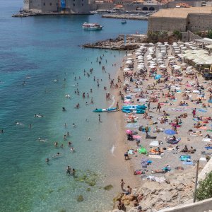 Dubrovnik: Pune plaže i turističke gužve u gradu