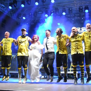 Mladenci sa svadbe došli na koncert Dubioze