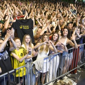 Mladenci sa svadbe došli na koncert Dubioze