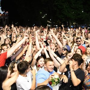 Mladenci sa svadbe došli na koncert Dubioze