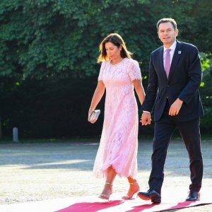 Portugalski premijer Luis Montenegro sa suprugom Carlom Neto