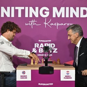 Andrej Plenković zaigrao šah sa svjetskim velemajstorima