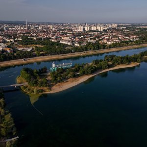 Rupa na dnu Jaruna
