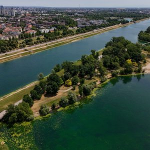 Rupa na dnu Jaruna