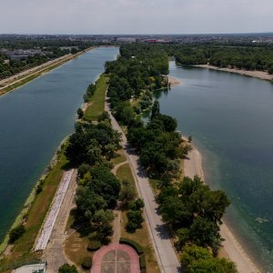 Rupa na dnu Jaruna