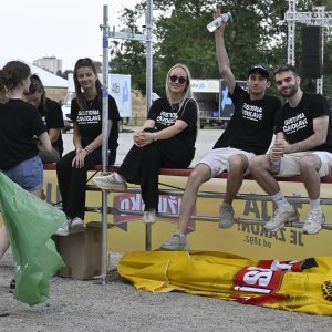 Otvaranje fan zone za posjetitelje Thompsonova koncerta u parku Bundek