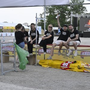 Otvaranje fan zone za posjetitelje Thompsonova koncerta u parku Bundek