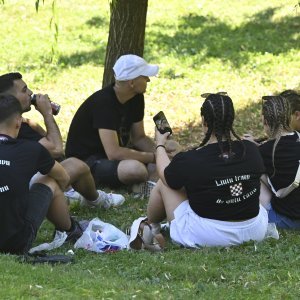 Atmosfera u fanzoni na Bundeku uoči Thompsonovog koncerta