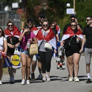 Atmosfera u fanzoni na Bundeku uoči Thompsonovog koncerta