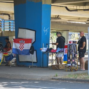 Štandovi ispred Hipodroma