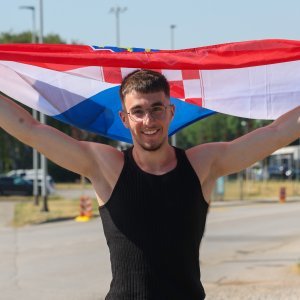 Obožavatelji u fan zonama ispred Hipodroma