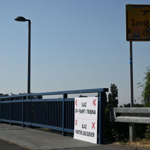 Obožavatelji u fan zonama ispred Hipodroma