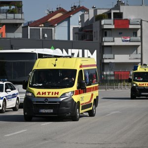 Obožavatelji u fan zonama ispred Hipodroma