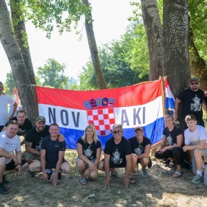 Obožavatelji u fan zonama ispred Hipodroma