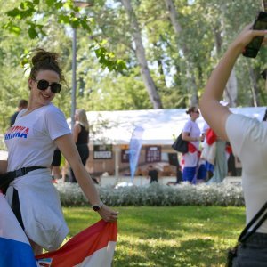 Obožavatelji u fan zonama ispred Hipodroma