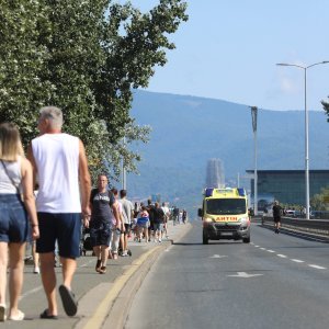 Obožavatelji u fan zonama ispred Hipodroma