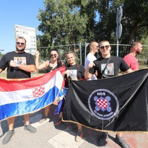 Obožavatelji u fan zonama ispred Hipodroma