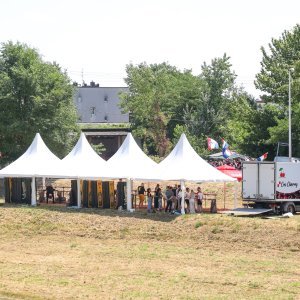 Obožavatelji u fan zonama ispred Hipodroma