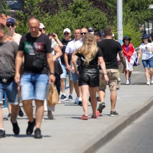 Obožavatelji u fan zonama ispred Hipodroma