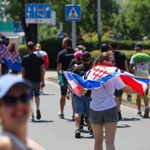 Obožavatelji u fan zonama ispred Hipodroma