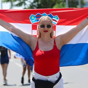 Obožavatelji u fan zonama ispred Hipodroma