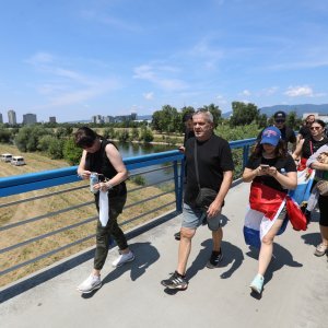 Obožavatelji u fan zonama ispred Hipodroma