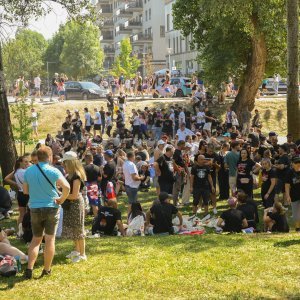 Obožavatelji u fan zonama ispred Hipodroma