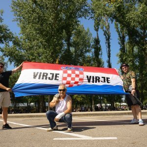 Obožavatelji u fan zonama ispred Hipodroma