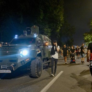 Oklopno policijsko vozilo na koncertu Marka Perkovića Thompsona