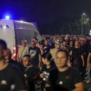 Rijeka ljudi odlazi s Hipodroma