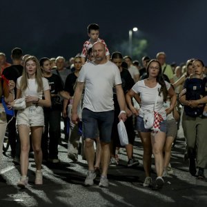 Rijeka ljudi odlazi s Hipodroma