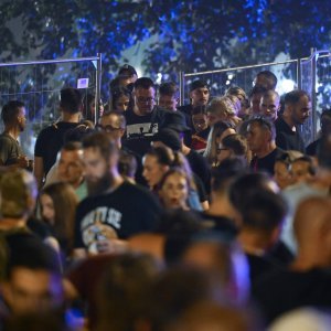 Rijeka ljudi odlazi s Hipodroma