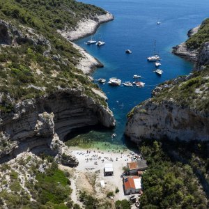 Uvala Stiniva na otoku Visu