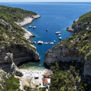 Uvala Stiniva na otoku Visu