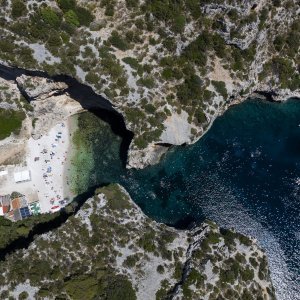 Uvala Stiniva na otoku Visu