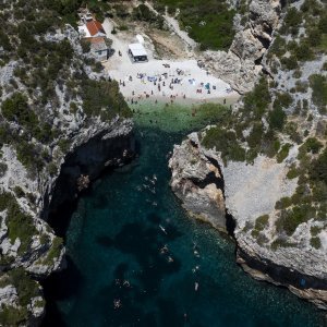 Uvala Stiniva na otoku Visu