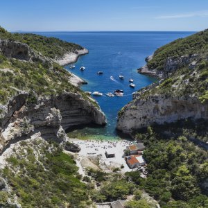 Uvala Stiniva na otoku Visu