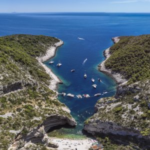 Uvala Stiniva na otoku Visu