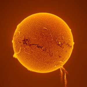 Kategorija Sunce: 500,000-km Solar Prominence Eruption
