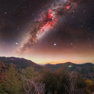 Kategorija Nebeski pejzaži: Celestial Symphony