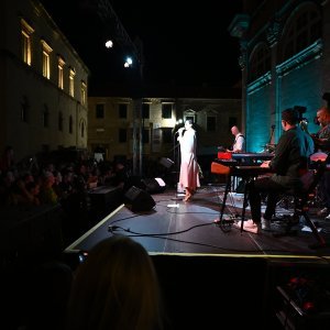 Nina Badrić u Dubrovniku