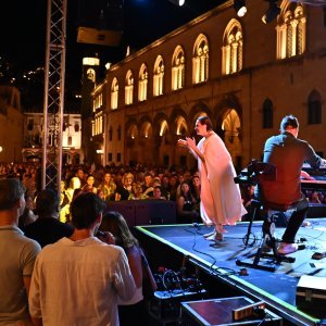 Nina Badrić u Dubrovniku